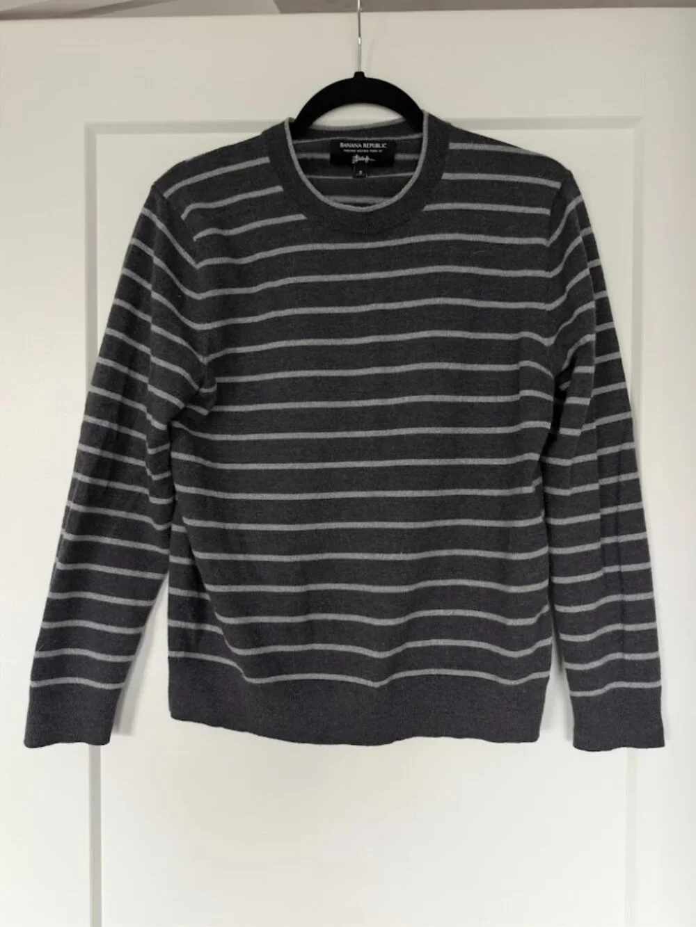 Banana Republic Italian Marino Yarn Sweater in Men's Small